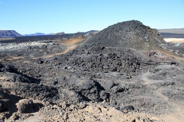 erstarrter lavastrom in der geothermisch aktiven zone leirhnjukur bei krafla