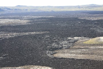 erstarrter lavastrom in der geothermisch aktiven zone leirhnjukur bei krafla