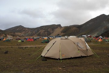 unser zelt auf dem campingplatz in landmannalaugar