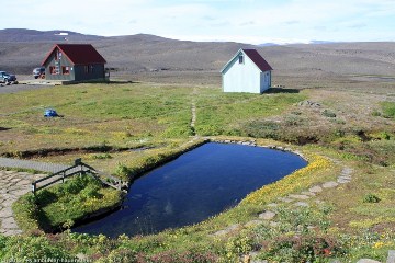 warmer pool in laugafell