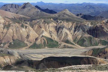 blick vom skalli ins flussbett bei landmannalaugar