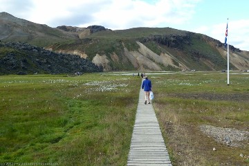 auf dem weg zum warmen pool in landmannalaugar