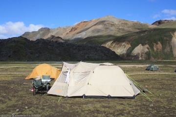 unser zelt auf dem campingplatz landmannalaugar