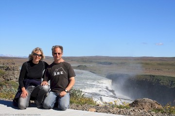 susanne und reto vor dem gullfoss