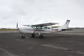 flugzeug der eagle air auf dem flugplatz in reykjavik