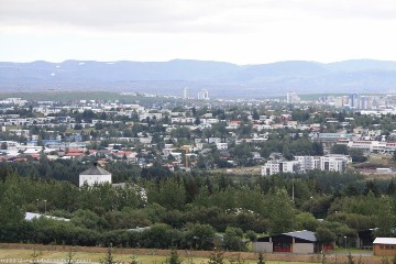 blick von der dachterrasse des perlan auf reykjavik