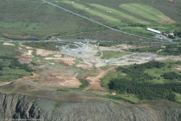 blick aus der luft auf den geysir