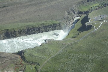 blick aus der luft auf den gullfoss