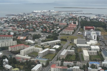 blick auf reykjavik kurz nach dem start zum scenic flight