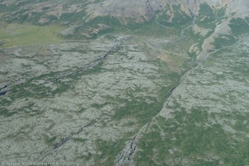 grabenbruch zwischen den kontinentalplatten beim thingvellir nationalpark