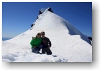 susanne und reto auf dem gipfel des snaefellsjoekull