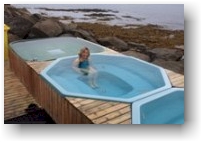 susanne im hot pot bei drangsnes