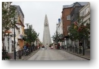 skolavordustigur und hallgrimskirkja in reykjavik