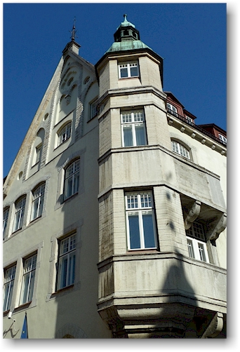 haus mit erker in der altstadt von tallinn