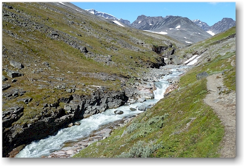 schneebedeckter gipfel des kebnekaise