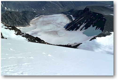 blick vom gipfel des kebnekaise sydtoppen auf den storglaciaeren
