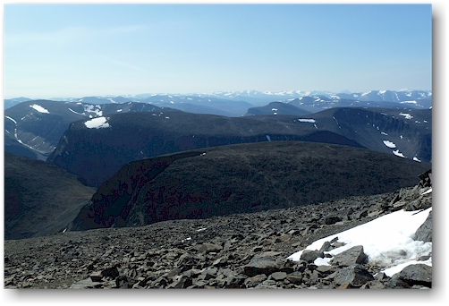 aussicht von der toppstugan am fuss des kebnekaise sydtoppen