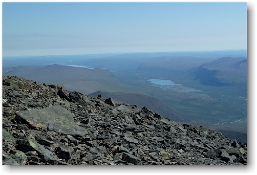 aussicht von der toppstugan am fuss des kebnekaise sydtoppen