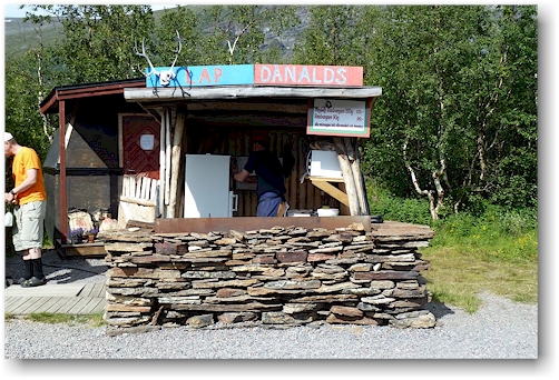 lap danalds - rentierburger-stand bei ladtjojaure