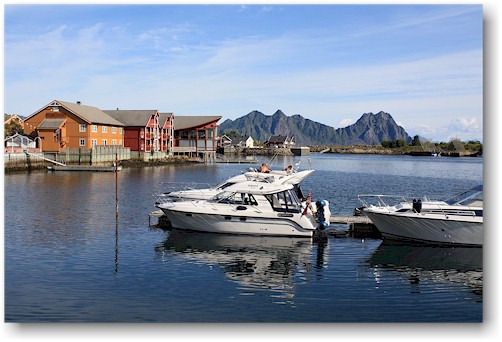 rica hotel auf einer kleinen insel in svolvaer