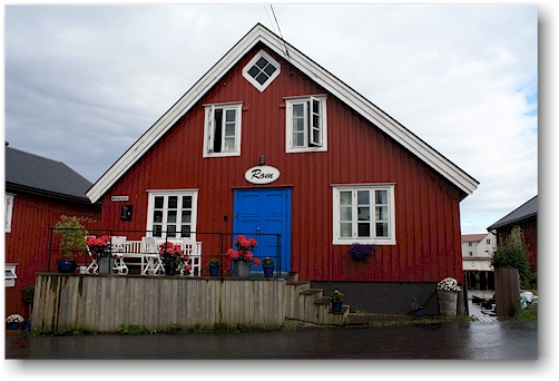 typisches haus in henningsvaer