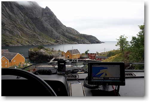aussicht vom parkplatz ueber nusfjord