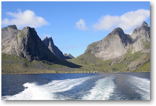 bootsfahrt ueber den kjerkefjorden