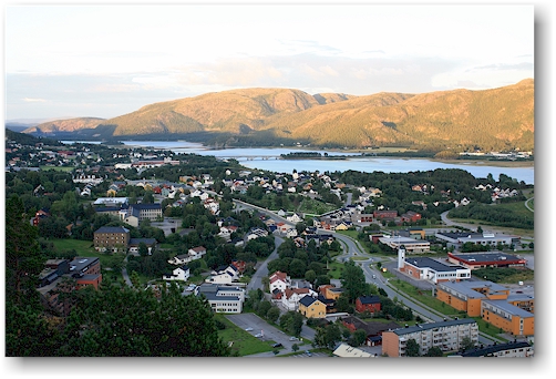 blick vom klompen auf den fluss namsen bei namsos