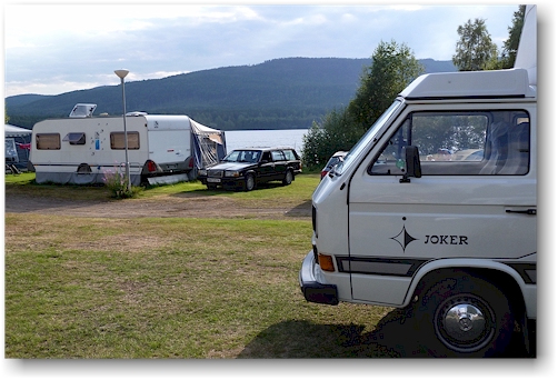 stellplatz mit seesicht auf dem campingplatz bei vaegsjoefors