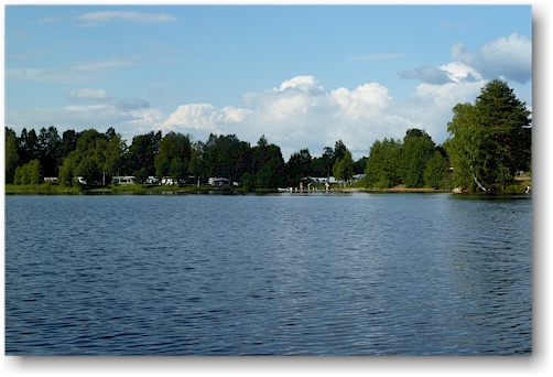 blick vom oevre brocken auf den campingplatz bei vaegsjoefors