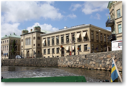 haeuser entlang des stora hamnkanalen in goeteborg