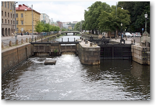 schleuse im stora hamnkanalen in goeteborg