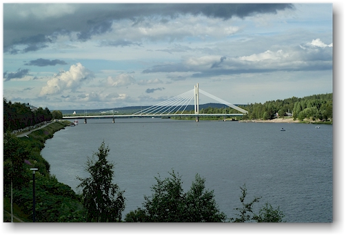 haengebruecke ueber den kemijoki bei rovaniemi, FI