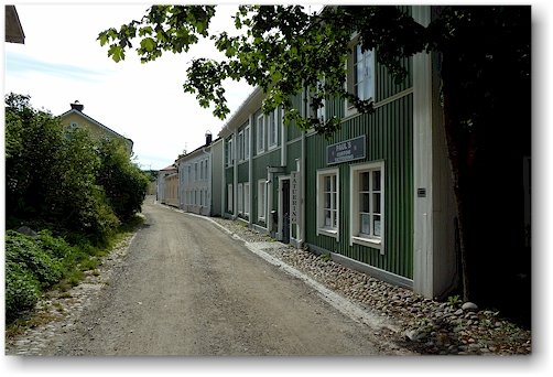 strasse im historischen stadtviertel oestanbaecken in haernoesand, SE
