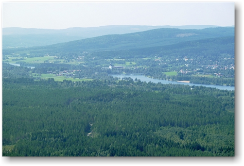 aussicht vom jaervsoeklack im jaervsoeklacken naturreservat ins tal des ljusnan