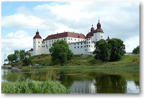 schloss laeckoe mit hafen
