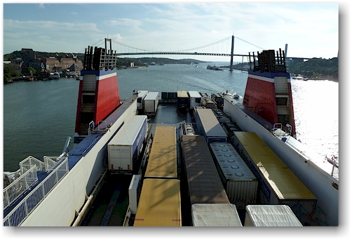 lastwagendeck der stena germanica im hafen von goeteborg, SE