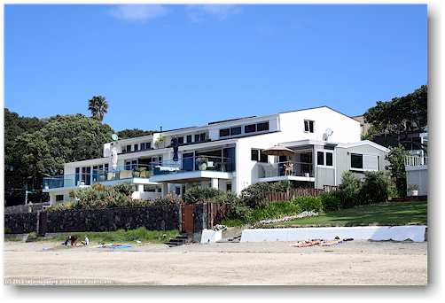 villa an der takapuna beach bei auckland
