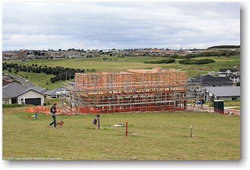 baustelle auf dem hilltop in whangapaoroa bei auckland