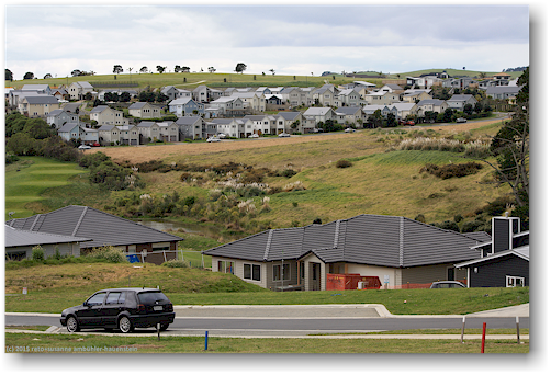 siedlung auf dem hilltop in whangapaoroa bei auckland