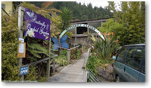 eingang zum butterfly and orchid garden bei thames