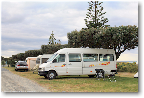 unser campervan auf dem ohope beach top 10 holiday park