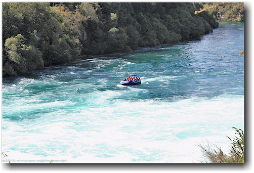jet boot auf dem waikato river bei den huka falls bei taupo