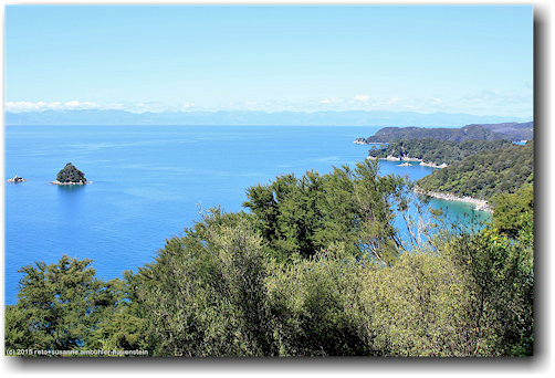 blick vom south head am coast track im abel tasman national park