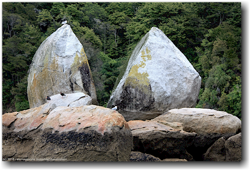 split apple rock in der towers bay