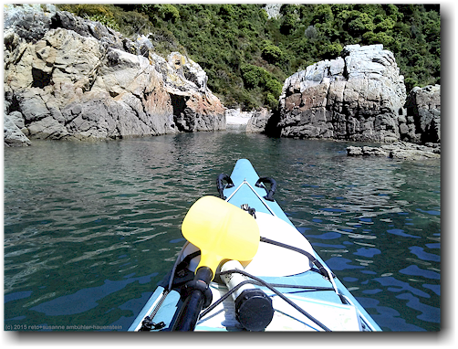 felsspalte beim abel tasman point bei pohara