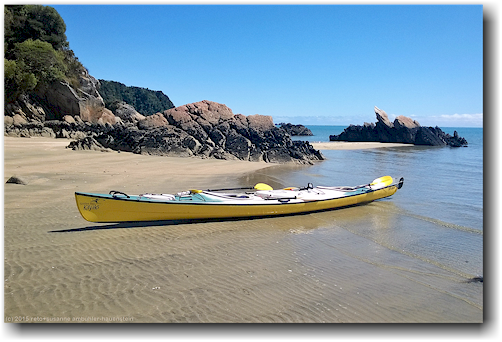 unser doppelkajak in der wainui bay bei pohara