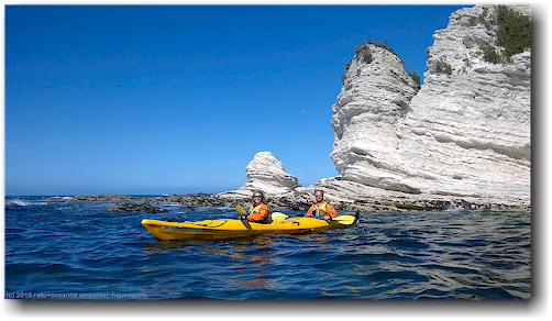 susanne und reto im doppelkajak vor der kaikoura peninsula