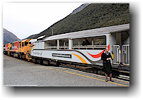 offener wagen des kiwi scenice train tranzalpin auf dem arthur's pass