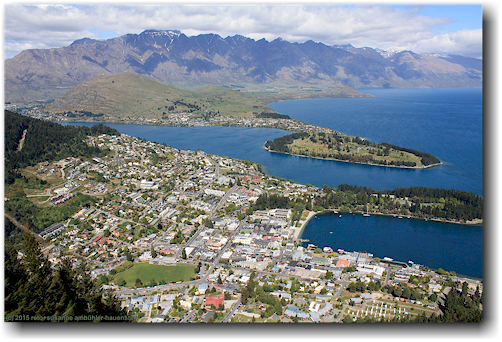 blick vom bob's peak auf queenstown und den oestlichen teil des lake wakatipu